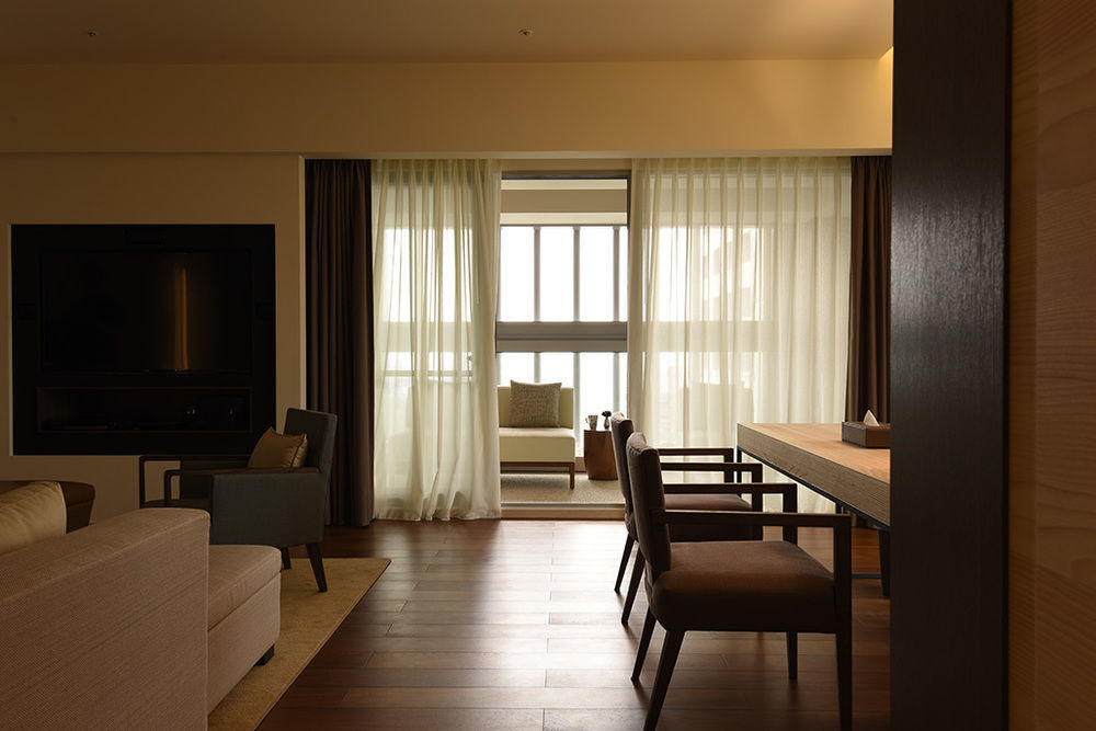 Hotel Cozzi Ximen Tainan Exterior photo