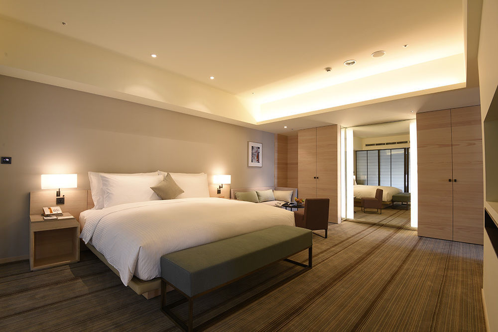 Hotel Cozzi Ximen Tainan Exterior photo