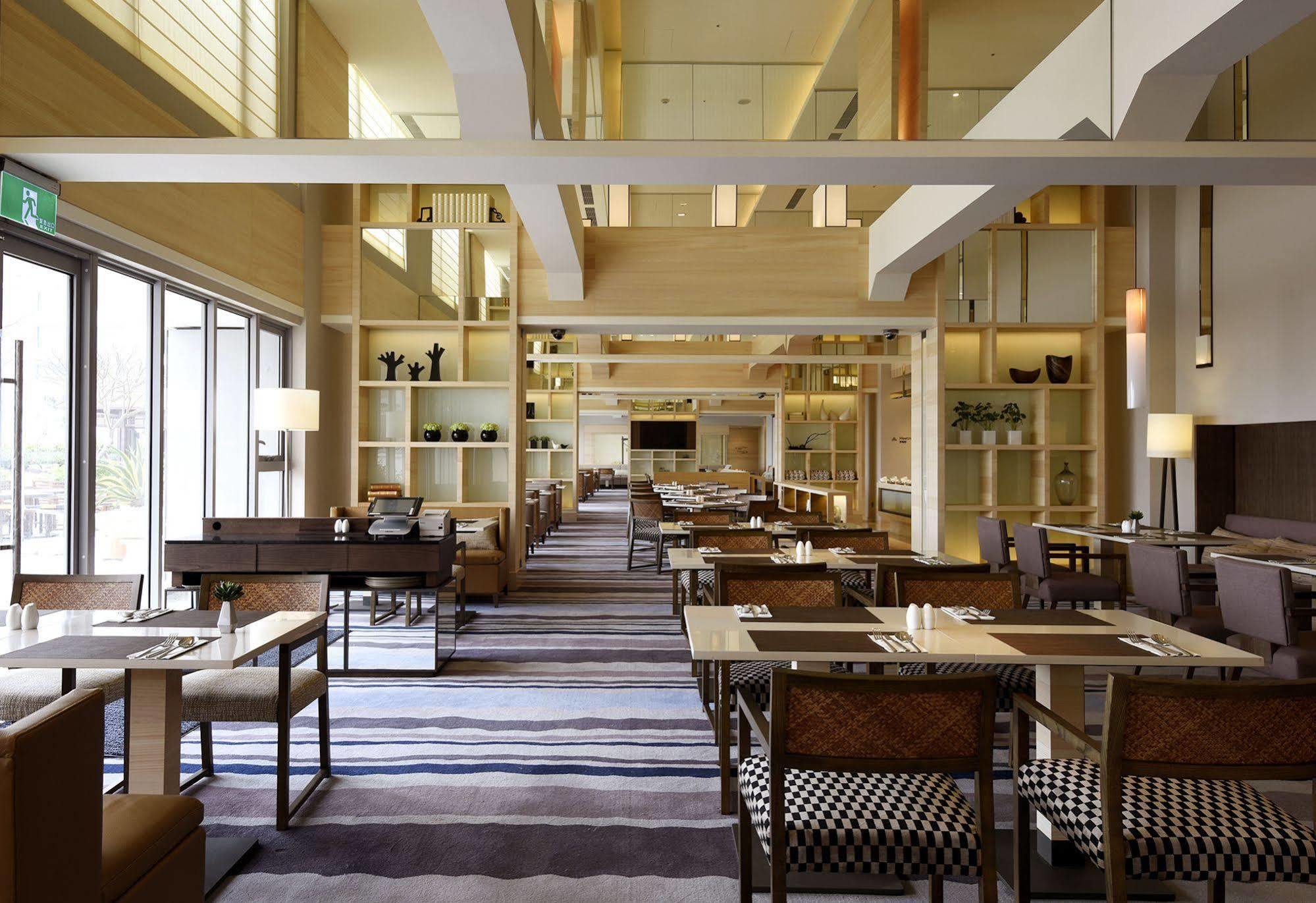 Hotel Cozzi Ximen Tainan Exterior photo